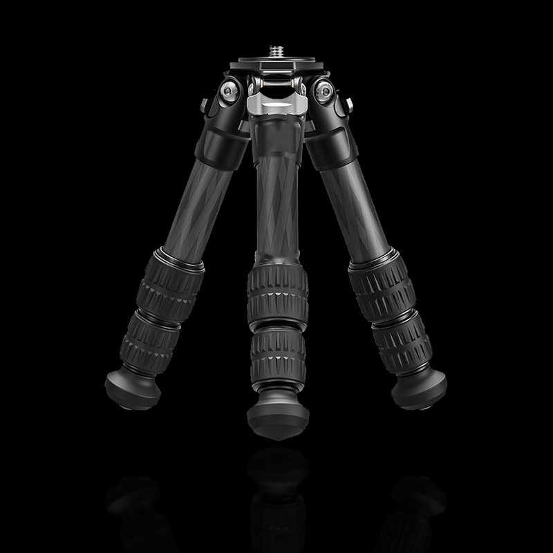 Carbon Tripod, legs folded short